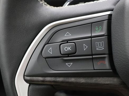 Used 2023 Jeep Grand Cherokee L Limited w/ Luxury Tech Group II image 21