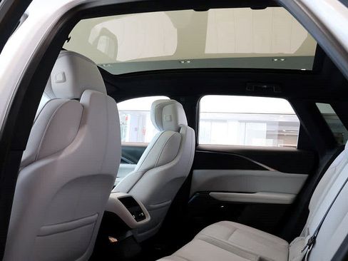 Used 2024 Cadillac Lyriq Luxury w/ LPO, Floor Liner Package AWD/4WD image 20
