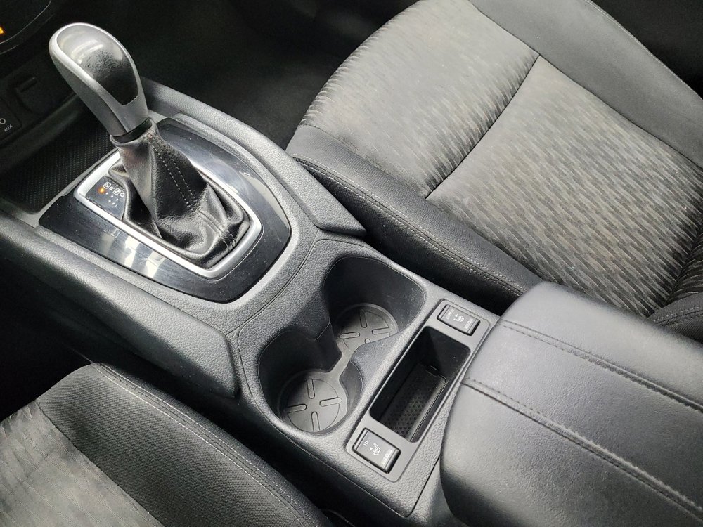 Used 2017 Nissan Rogue SV FWD image 26
