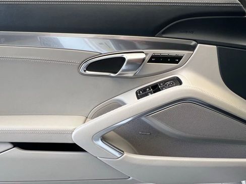 Certified 2017 Porsche 911 Carrera GTS image 19