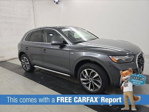 Used 2023 Audi Q5 2.0T Premium w/ Convenience Package AWD/4WD image 2