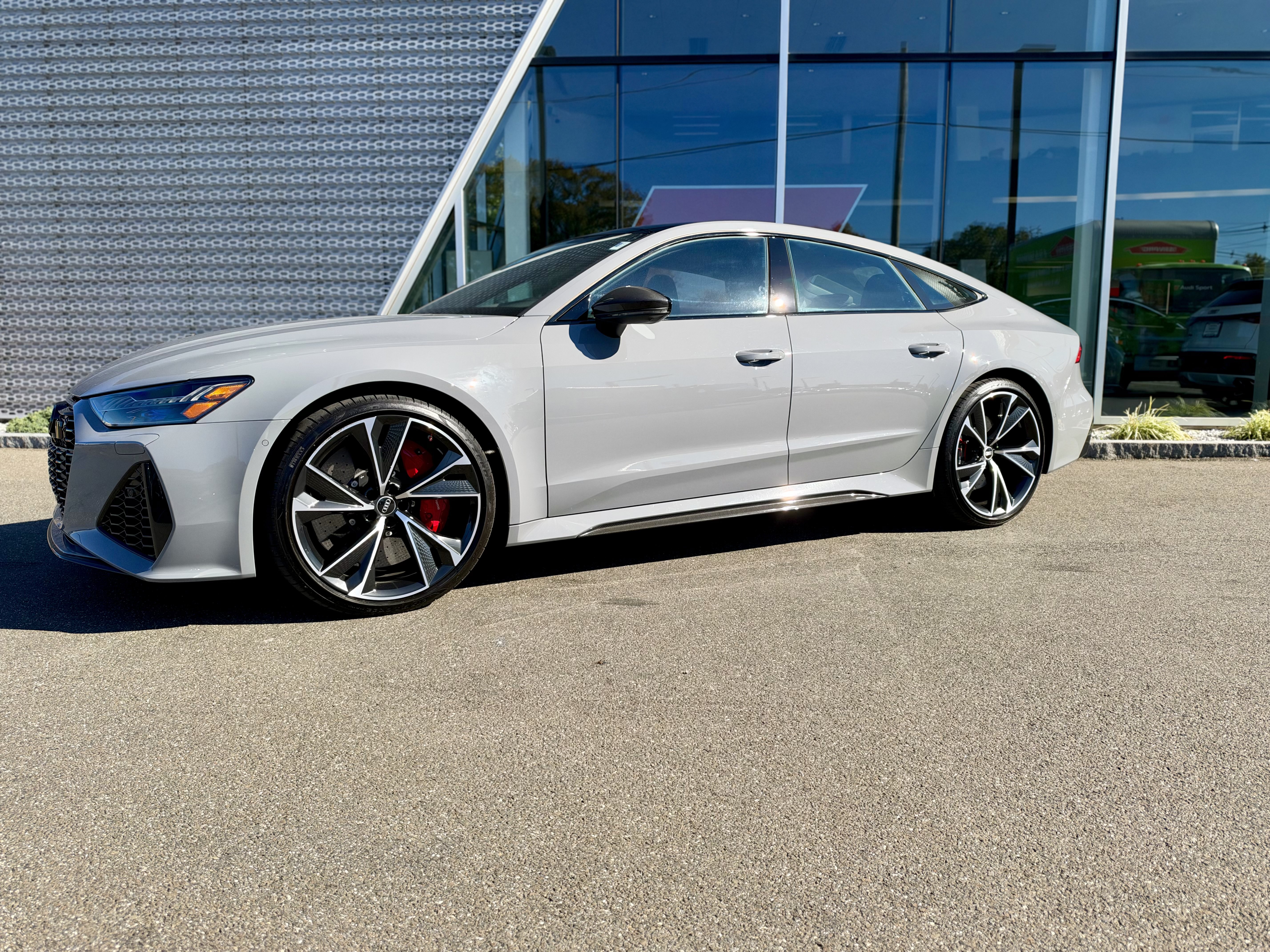 Used 2021 Audi RS 7 Sportback w/ Carbon Optic Package AWD/4WD image 2