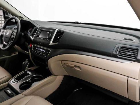 Used 2017 Honda Ridgeline RTL image 11