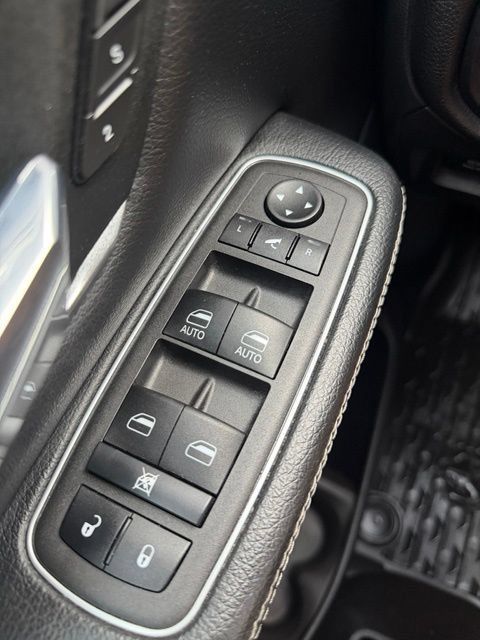 Used 2023 RAM 1500 Laramie AWD/4WD image 20