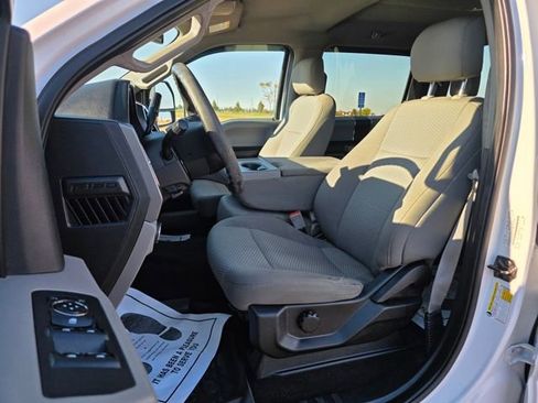 Used 2019 Ford F150 XLT w/ Trailer Tow Package image 6