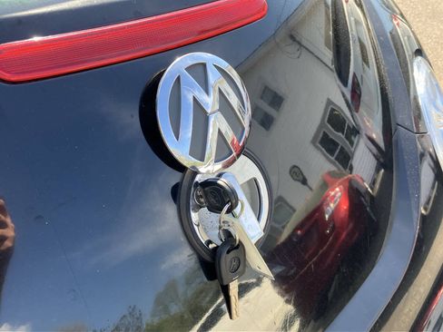 Used 1998 Volkswagen Beetle Coupe FWD image 30