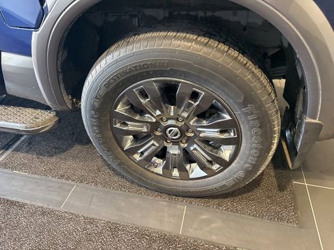 Used 2018 Nissan Titan Platinum Reserve image 10