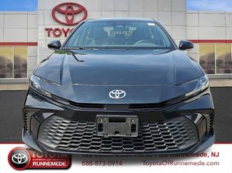 Used 2025 Toyota Camry SE FWD video 2