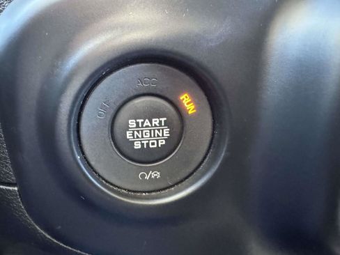 Used 2019 Jeep Wrangler Unlimited Rubicon w/ Dual Top Group image 28