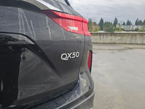 New 2025 INFINITI QX50 Pure image 16