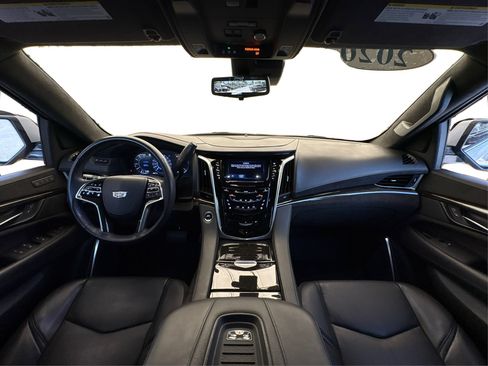 Used 2020 Cadillac Escalade Platinum RWD image 25