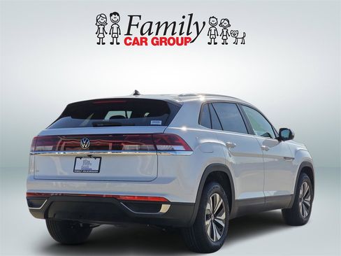 New 2026 Volkswagen Atlas Cross Sport SE image 4