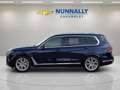 Used 2025 BMW X7 xDrive40i w/ Executive Package image 2