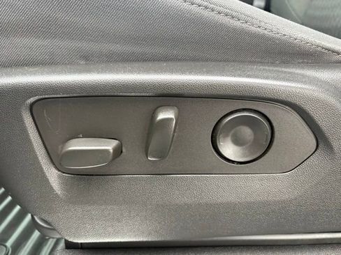 Used 2022 Chevrolet Silverado 1500 LT image 25