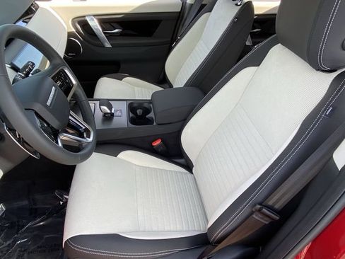 New 2025 Land Rover Discovery Sport S image 6