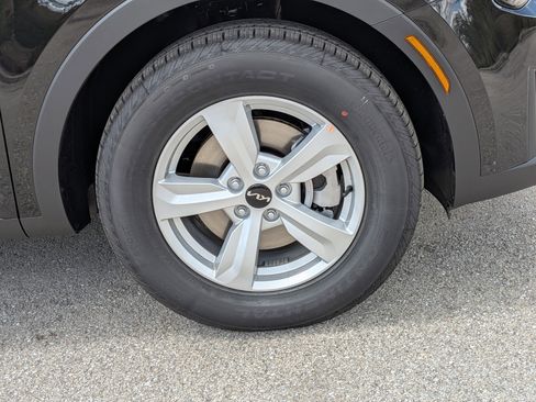 New 2026 Kia Sorento LX image 11