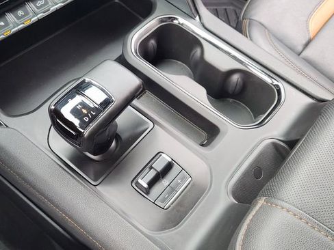 Used 2024 GMC Sierra 1500 AT4 w/ Technology Package AWD/4WD image 21