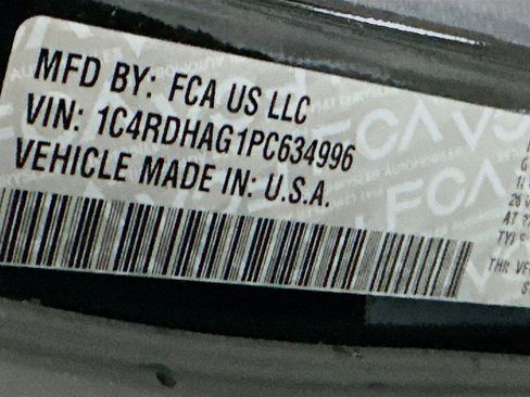 Used 2023 Dodge Durango SXT image 12