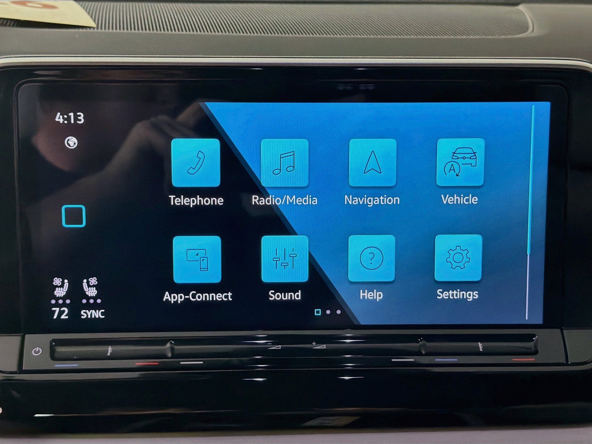 Certified 2024 Volkswagen Atlas SE FWD image 14