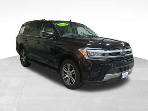 Used 2024 Ford Expedition XLT image 11