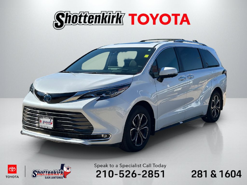 Used 2025 Toyota Sienna Platinum AWD/4WD image 1