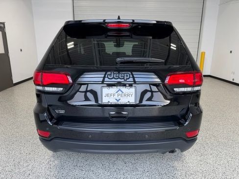 Used 2021 Jeep Grand Cherokee Freedom Edition AWD/4WD image 4