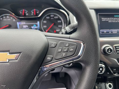 Used 2018 Chevrolet Cruze LT w/ Sun And Sound Package FWD image 21