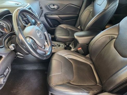 Used 2021 Jeep Cherokee Latitude Lux w/ Sun & Sound Group image 4