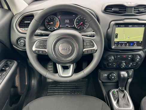Used 2023 Jeep Renegade Latitude AWD/4WD image 18