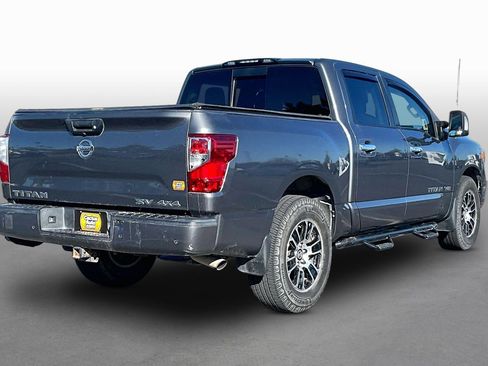 Used 2020 Nissan Titan SV w/ SV Convenience Package image 2