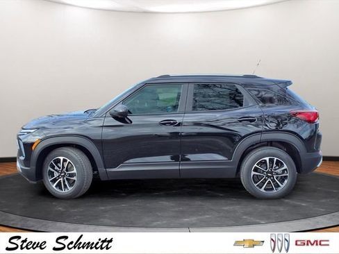 New 2026 Chevrolet TrailBlazer LT w/ Convenience Package image 2