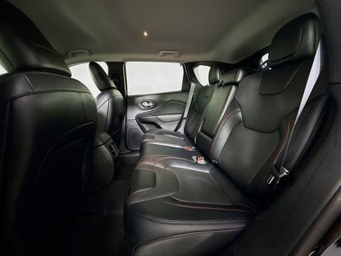 Used 2022 Jeep Cherokee Trailhawk w/ Premium Leather Package image 11