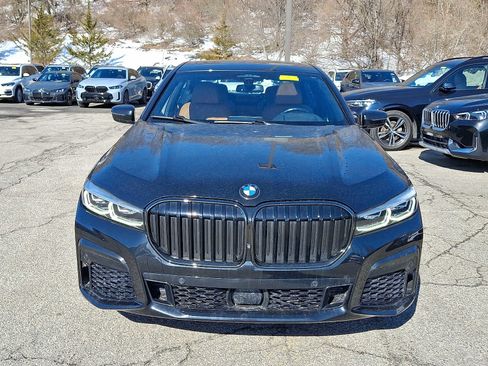 Used 2022 BMW 750i xDrive w/ Luxury Rear Seating Package AWD/4WD image 2