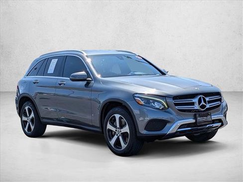 Used 2019 Mercedes-Benz GLC 350e 4MATIC image 3