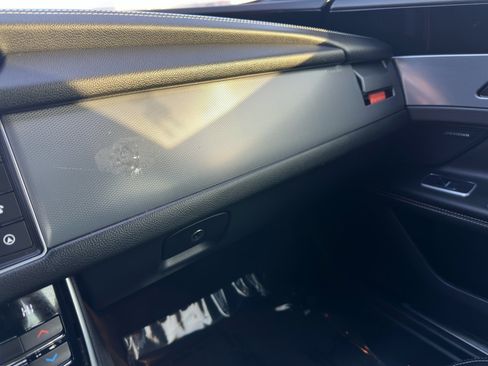 Used 2016 Jaguar XF R-Sport image 29