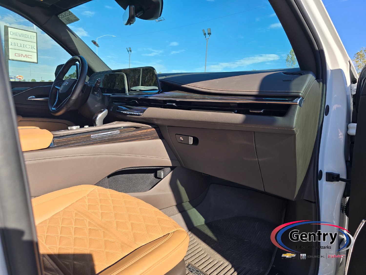 Used 2024 Cadillac Escalade Sport w/ LPO, ONYX Package AWD/4WD image 7