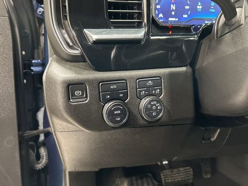 Used 2022 Chevrolet Silverado 1500 RST image 12