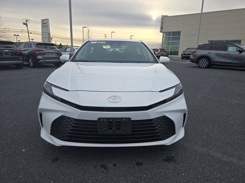 Used 2025 Toyota Camry XSE image 2