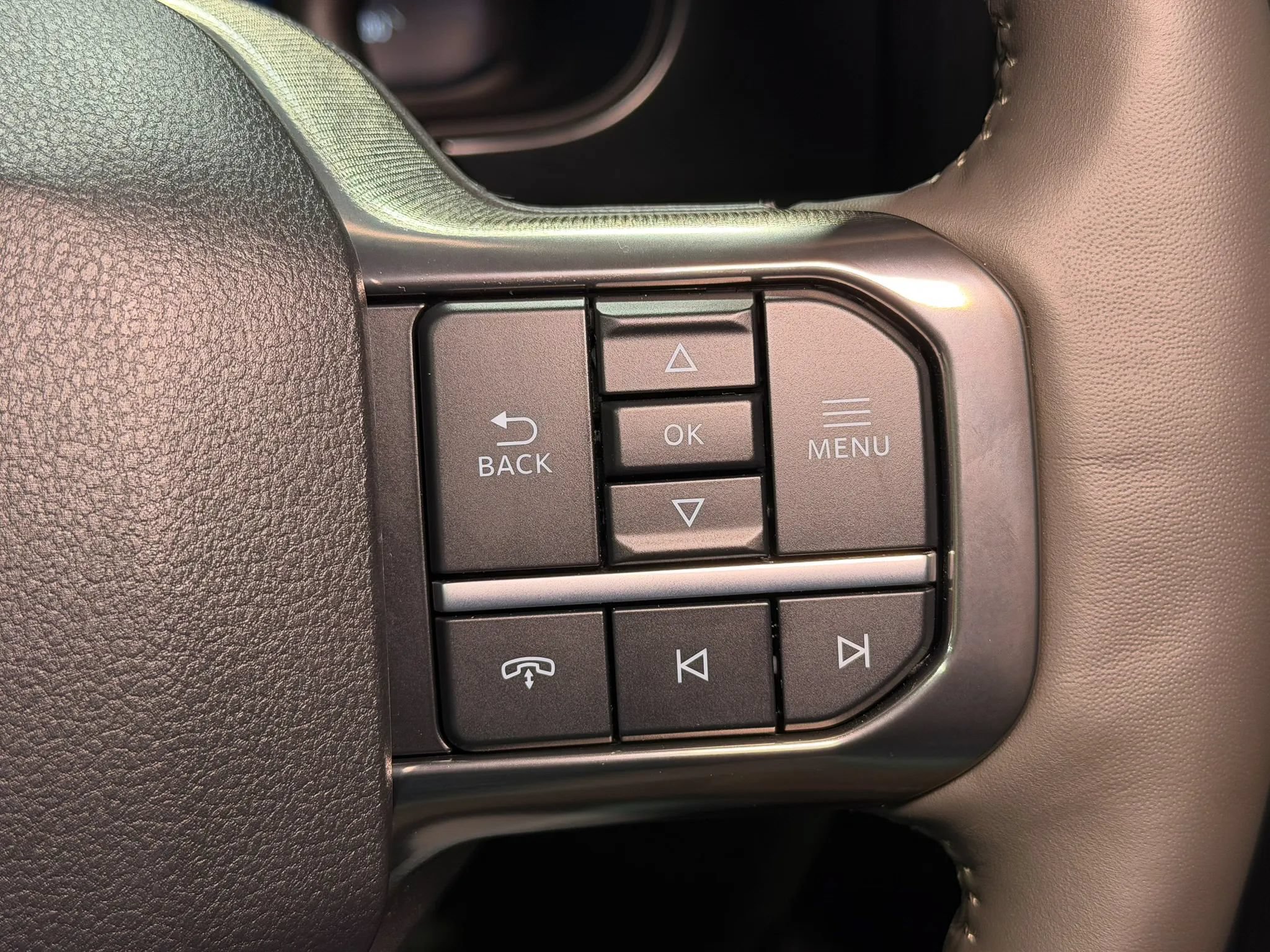 Used 2027 Ford F450 Platinum w/ Platinum Plus Package AWD/4WD image 32