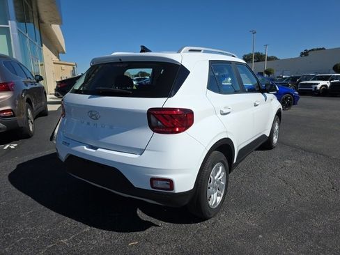 Used 2020 Hyundai Venue SEL w/ Convenience Package image 4