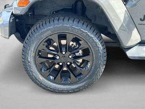 Used 2023 Jeep Wrangler Unlimited Sahara AWD/4WD image 24