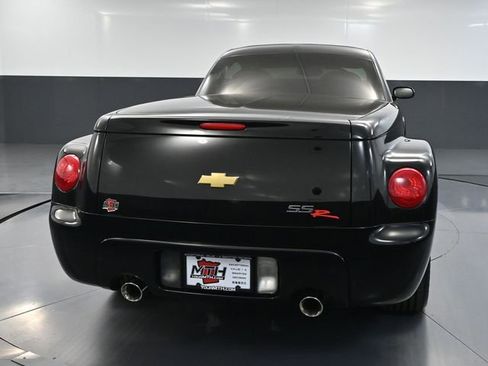 Used 2006 Chevrolet SSR w/ Preferred Equipment Group RWD image 7