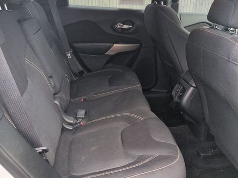 Used 2017 Jeep Cherokee Latitude w/ Safety/Convenience Group image 26