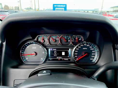 Used 2019 Chevrolet Suburban LT image 11