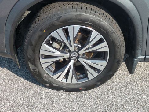 Certified 2023 Nissan Rogue SV FWD image 11