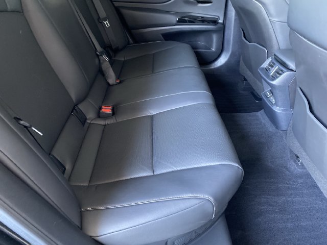 Used 2025 Lexus ES 300h w/ Premium Package FWD image 12