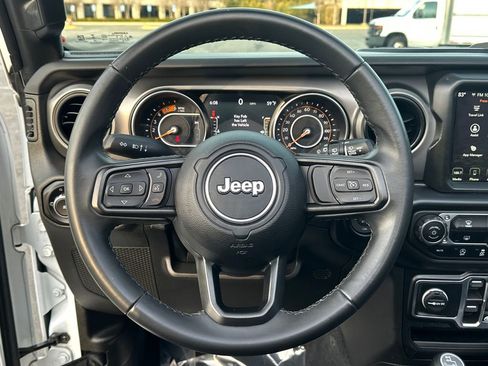 Used 2022 Jeep Wrangler Unlimited Sport image 18