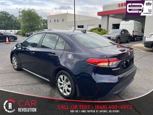 Used 2022 Toyota Corolla LE FWD image 4