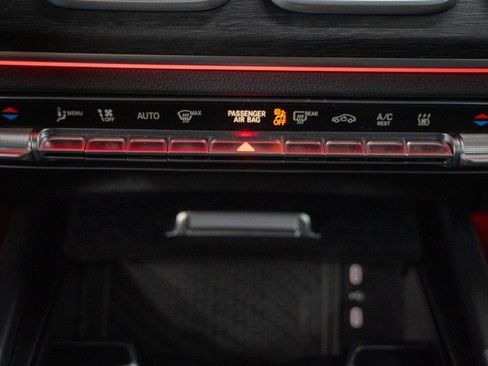 Certified 2025 Mercedes-Benz GLE 450e 4MATIC image 30