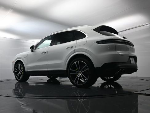Certified 2026 Porsche Cayenne E-Hybrid image 52